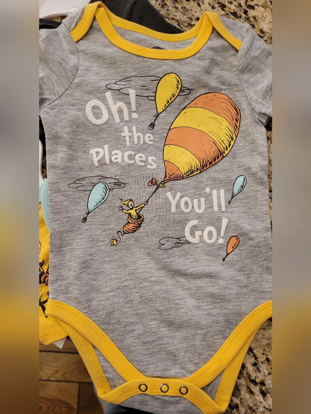 NWT | Dr. Seuss Bodysuit Set Boy/Unisex 18m - Picture 2 of 6